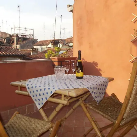 Ca' San Silvestro 2 Terrazze Nel Cuore Di Venezia Exterior photo