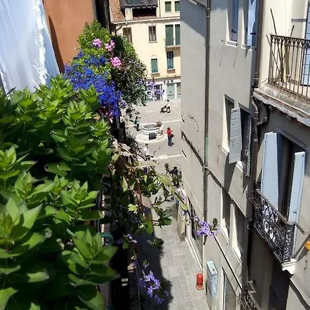 Ca' San Silvestro 2 Terrazze Nel Cuore Di Venezia Exterior photo
