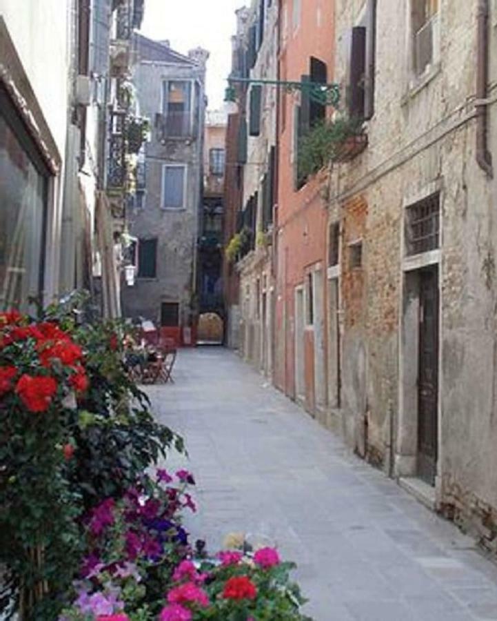 Ca' San Silvestro 2 Terrazze Nel Cuore Di Venetië